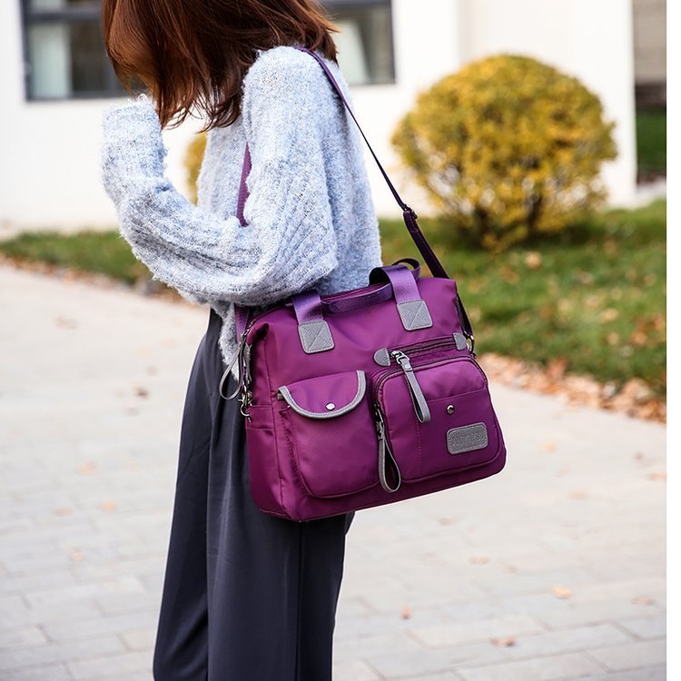 Shannon – Functional Nylon Shoulder Bag with Multiple Pockets