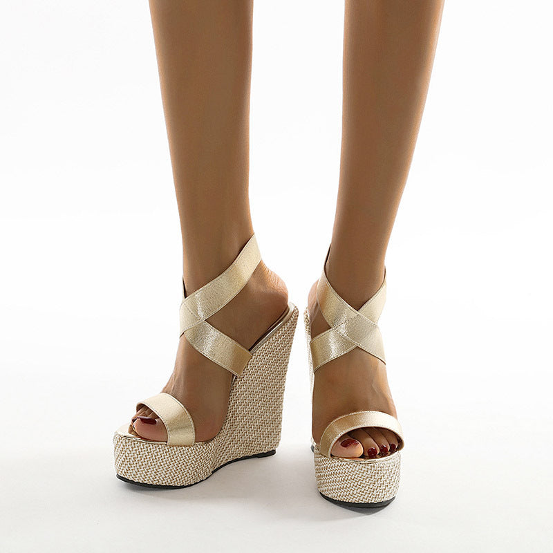Nicola – Women&