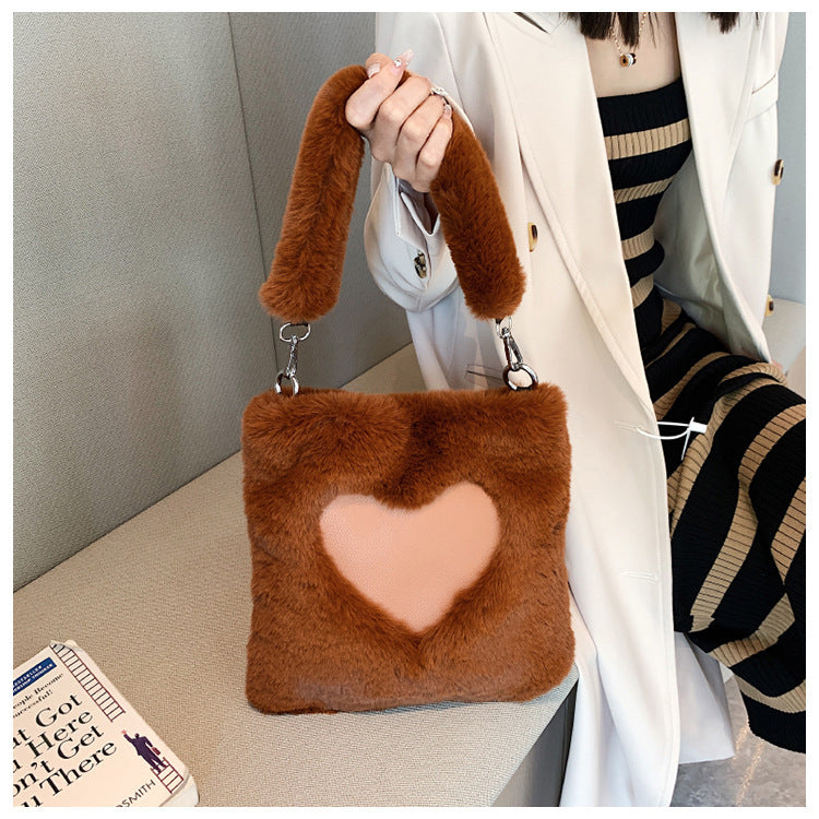 Zoe – Plush Heart-Design Fur Handbag with Soft Handle and Zipper Closure