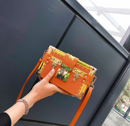 Natasha – Vintage Trunk-Style Handbag with Lock Detailing
