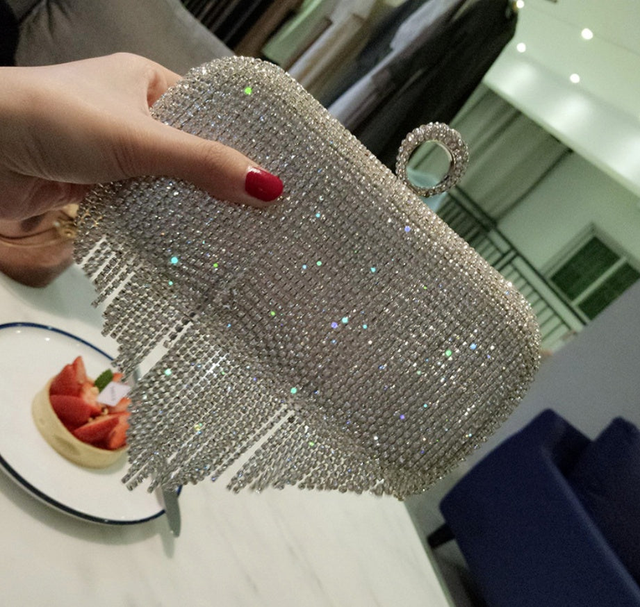 Tracy – Crystal-Embellished Clutch Bag with Cascading Fringe Design