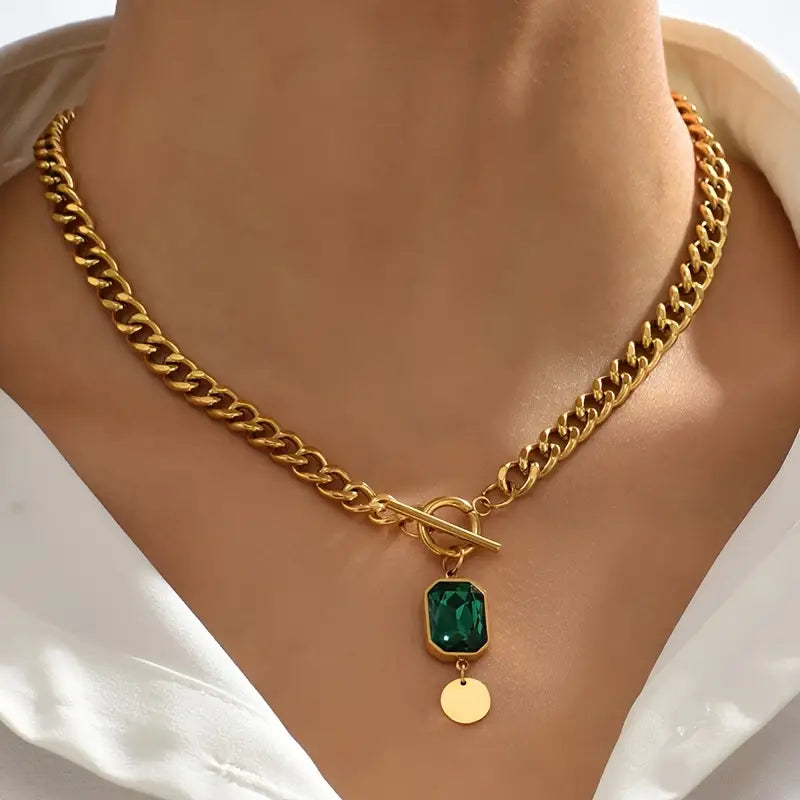 Emerald Green Gem Pendant Necklace in Gold