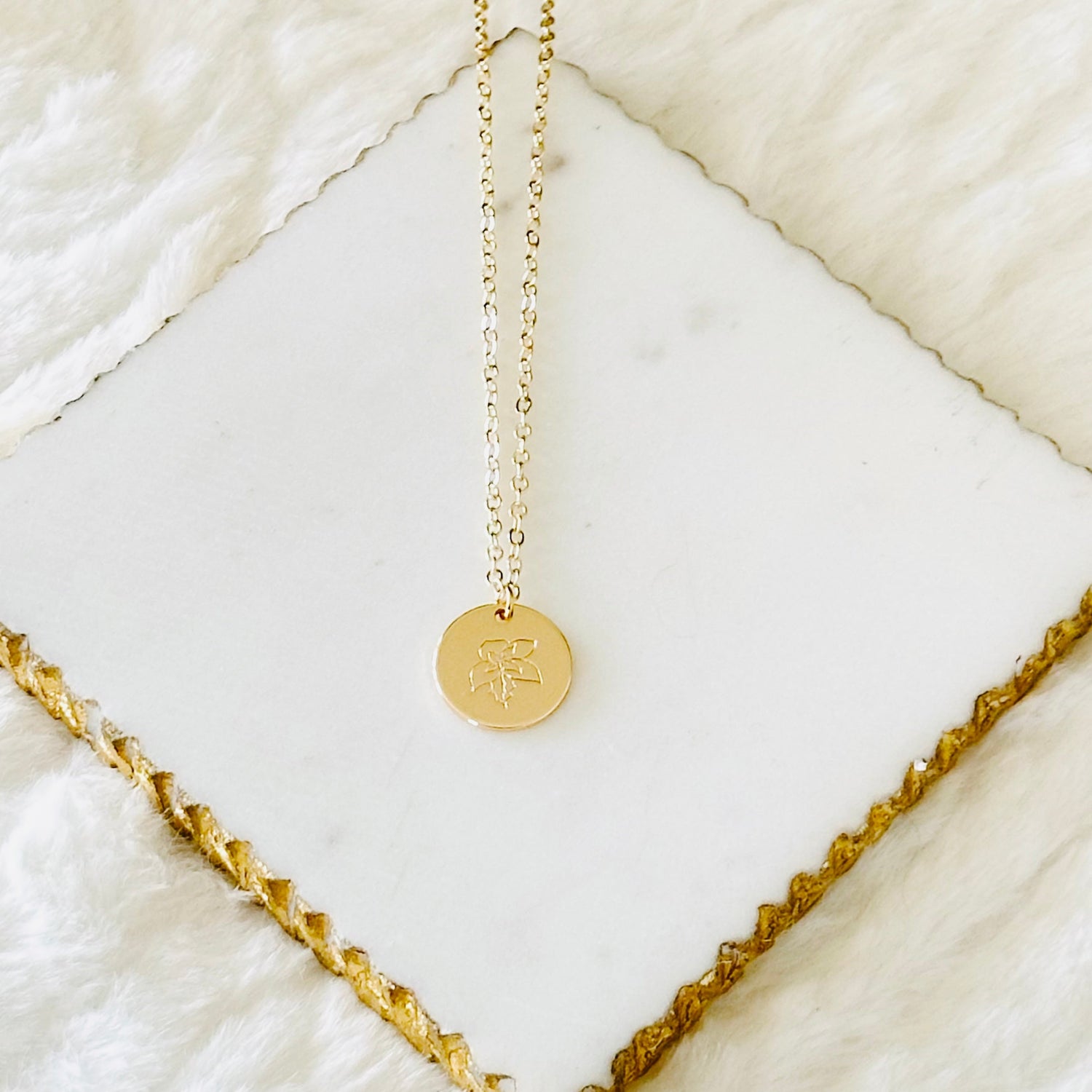 Snowdrop Birth Flower Pendant Necklace in Gold for January