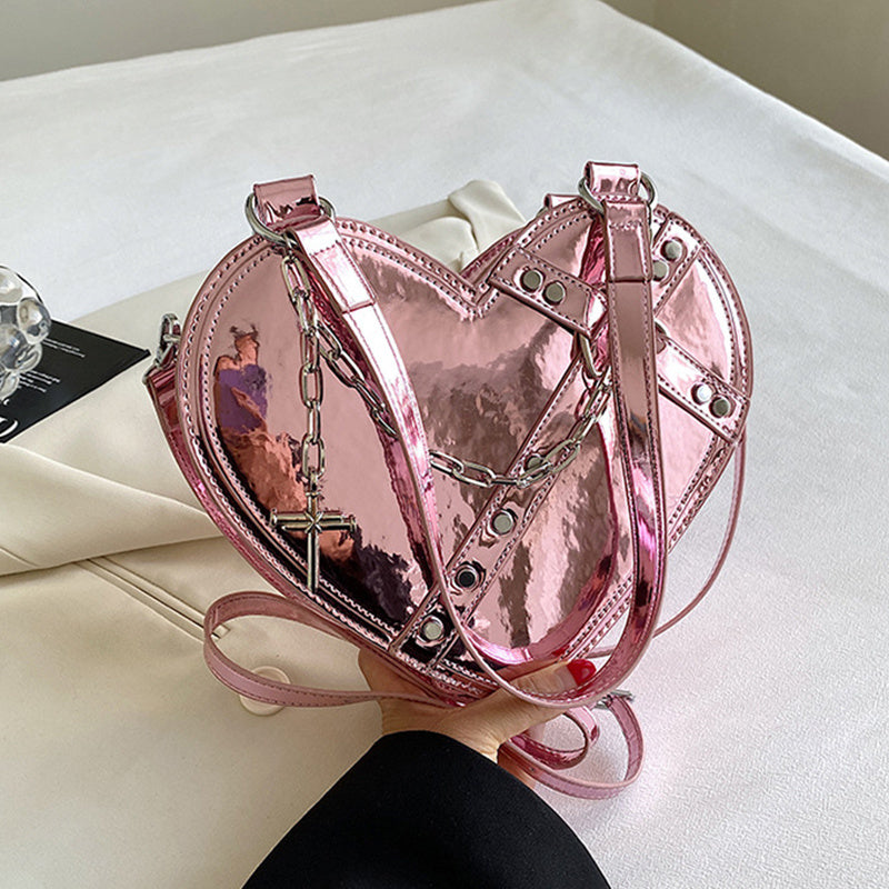 Michelle – Stylish Metallic Heart-Shaped Crossbody Bag with Chain Details