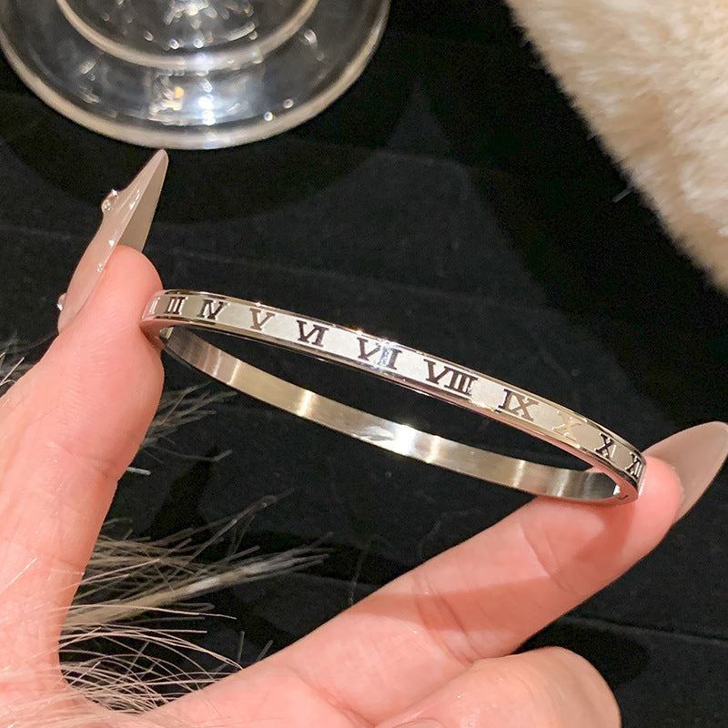 Roman Numeral Bangle Bracelet in Gold
