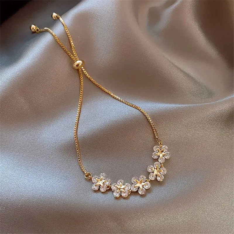 Crystal Daisy Flower Bracelet in Gold