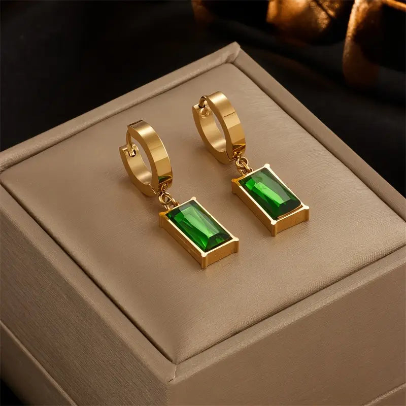 Emerald Rectangle Pendant Necklace and Earrings Set in Gold