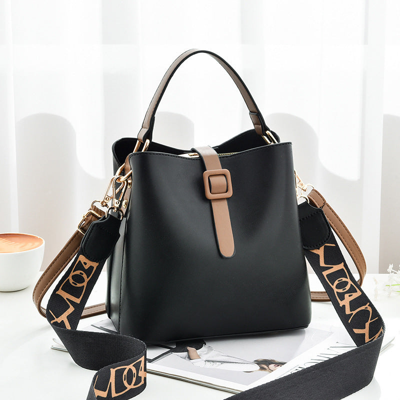 Shannon – Structured Bucket Bag with Adjustable Straps and Magnetic Closure
