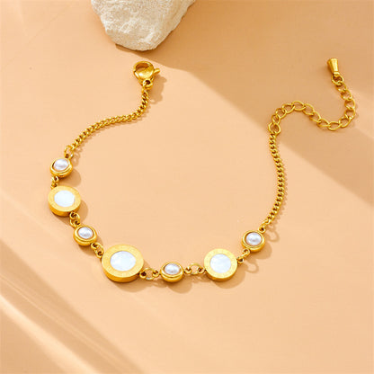 Leanne – Retro Pearl Bracelet with White Shell