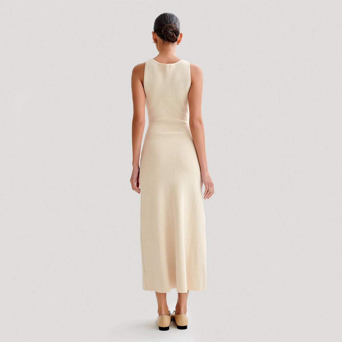 Joan – Elegant Knitted Sleeveless Dress