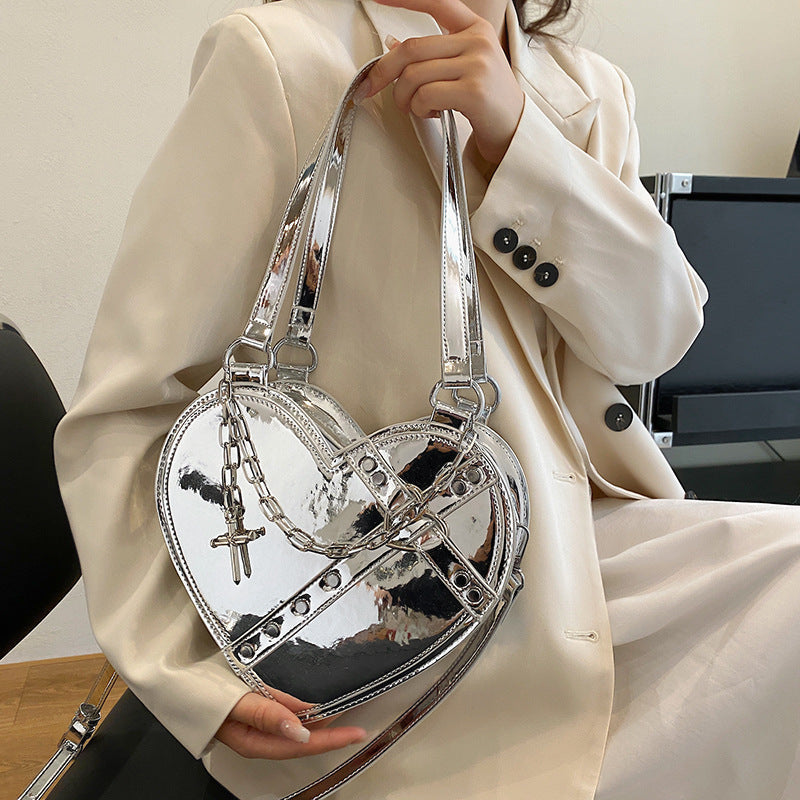 Michelle – Stylish Metallic Heart-Shaped Crossbody Bag with Chain Details