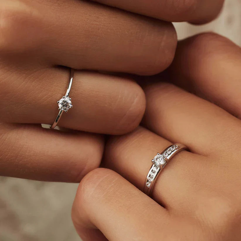 Delicate Solitaire Ring with Sparkling Centerpiece