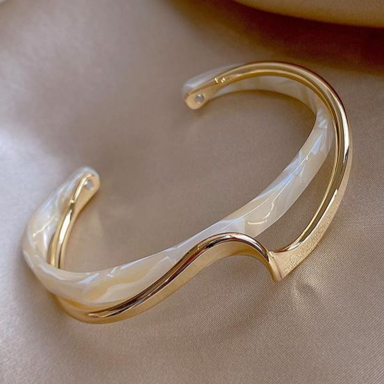 Wavy Gold &amp; Pearl-White Open Bangle Bracelet